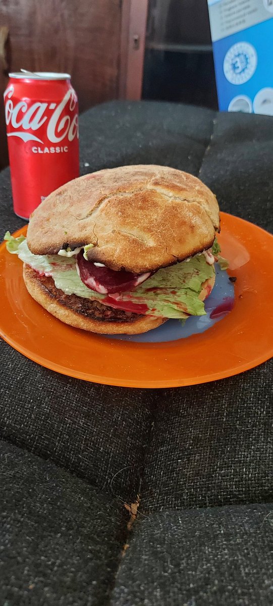 ulds2's tweet photo. @HOG_1312 Home made with beetroot, and yes that's real Lettuce. https://t.co/enK2deEB2o