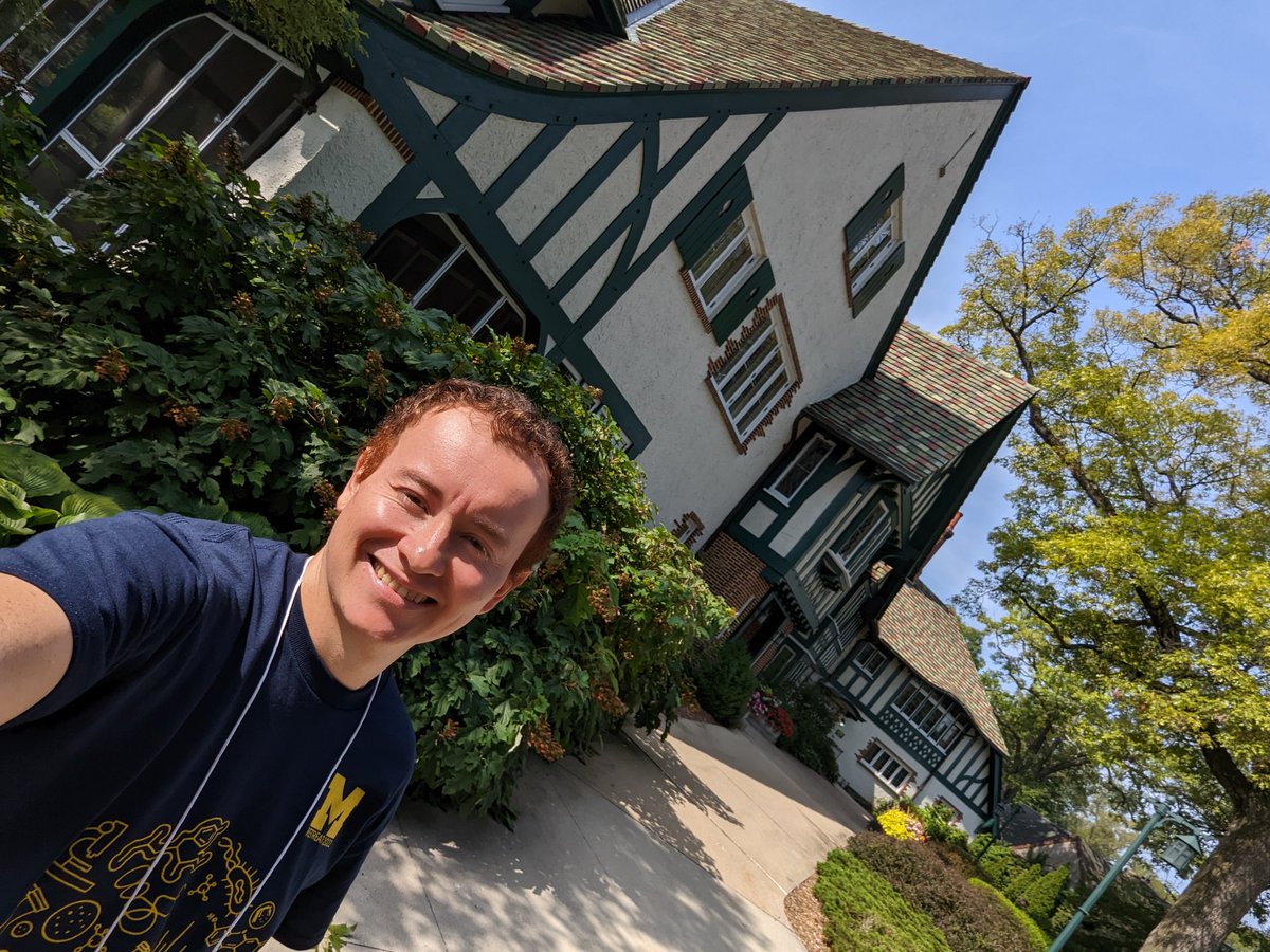 AndresEdian's tweet photo. Wonderful day at the beautiful @KelloggBioStn for our 2022 Biological Chemistry Retreat 🦠🧬🧫🔬 Such a nice day, amazing people and amazing science together! With South America present 🇨🇴🇵🇪!@Juanblat #MakingMemsWithBioChem https://t.co/aEJTazanWF