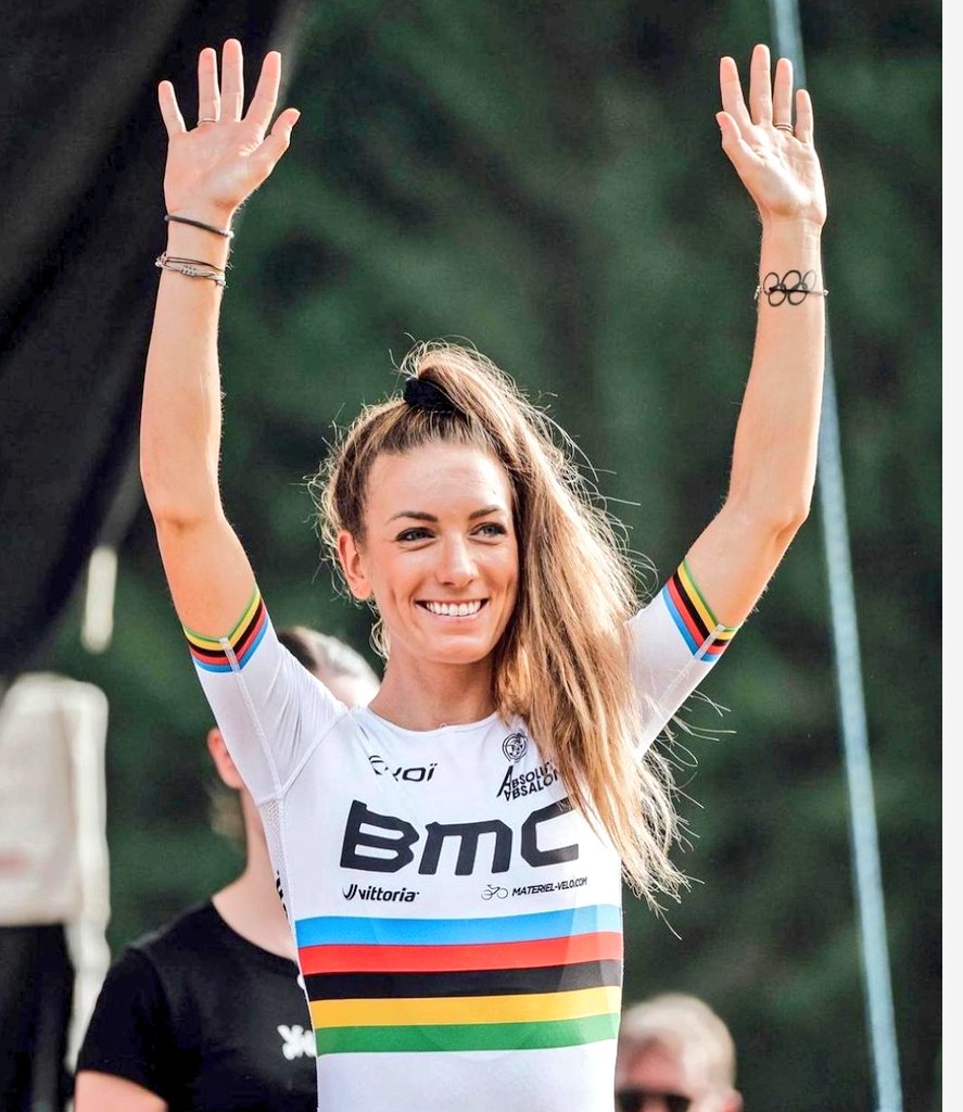 CyclingLegend_'s tweet photo. 3 titres de championne du monde en 1 mois, voici l'ennemie n°1 de la @FFLose https://t.co/PCoKmYSsOv