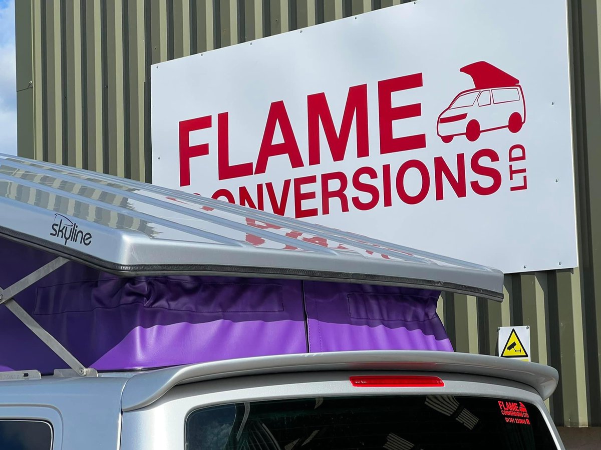 FlameConverts's tweet photo. Who says purple can't look good on a van?💜
Of course our demo van has to have the complimentary Skyline Roots Aurora fitted to add the quality overall✨
#flameconversions #poptoproof #poptopcamper #campervan #purple https://t.co/hBa5pHA0QU