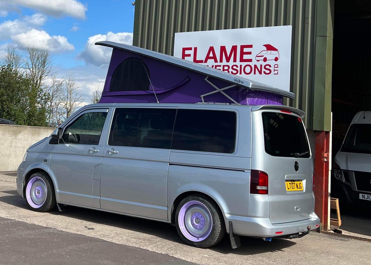 FlameConverts's tweet photo. Who says purple can't look good on a van?💜
Of course our demo van has to have the complimentary Skyline Roots Aurora fitted to add the quality overall✨
#flameconversions #poptoproof #poptopcamper #campervan #purple https://t.co/hBa5pHA0QU
