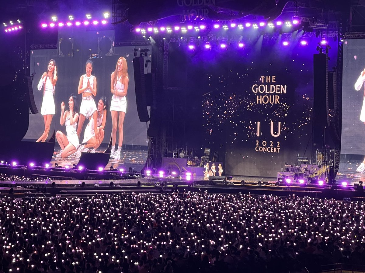 leejiweuns's tweet photo. ITZY 🥹 https://t.co/MRBiTldTTl
