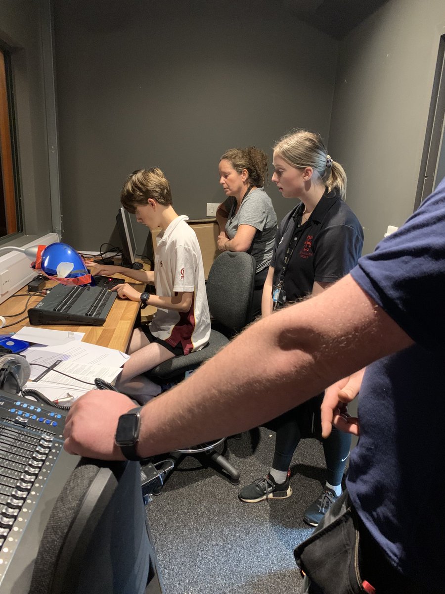 RiverAudioGlos's tweet photo. Great to see the difference the new lighting and desk that we installed have made at Downside School. We then provided some training in the afternoon and they are now really excited about putting on their next shows. #theatrelighting, #Chauvetlighting, #soundandlightinstallation https://t.co/tWybJTBAvx