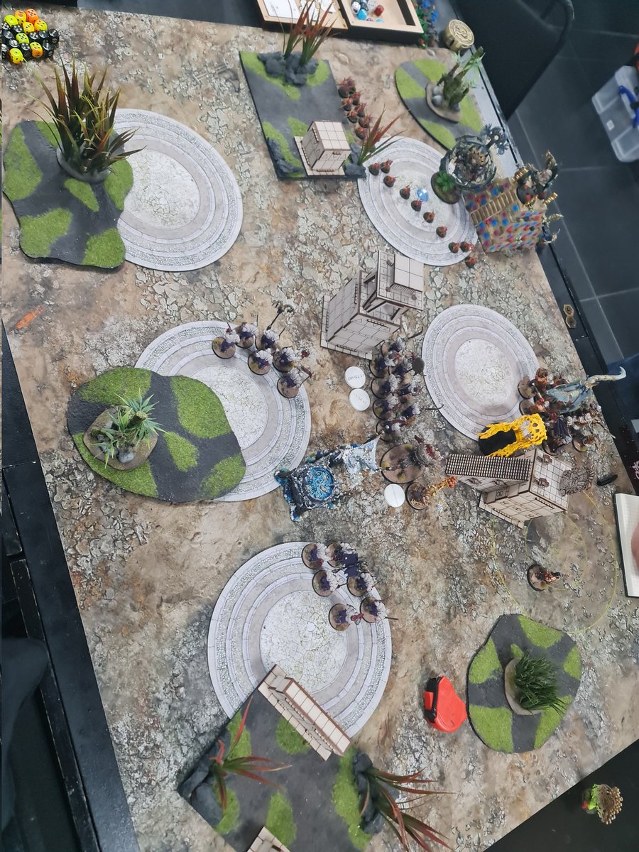 BattlelineNicky's tweet photo. Game one vs Seraphon. Time to eat boys. https://t.co/pMgaslP65K