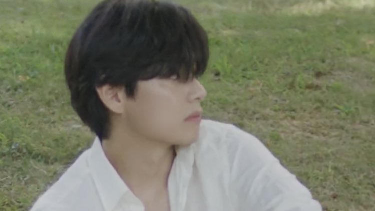 tetaeverse's tweet photo. Taehyung is art the most beautiful masterpiece ♡ https://t.co/t8WlWkE19N