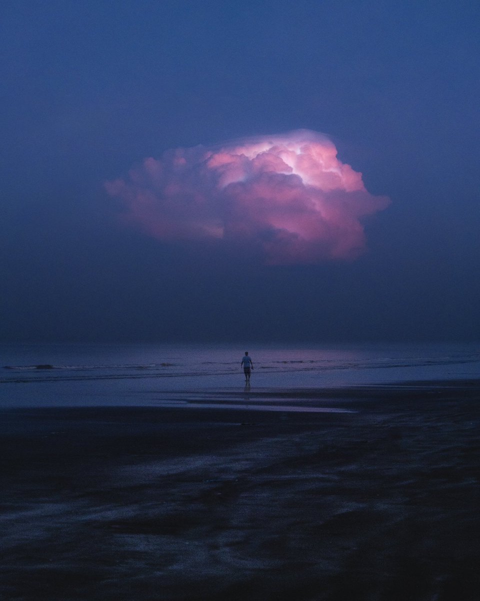 nikofwest's tweet photo. Cosmic Cloud https://t.co/scyIV2ur8t
