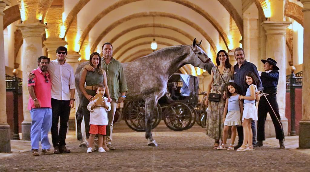 J_FlorianoC's tweet photo. Campeones #cabalcor @PREmium_Horses https://t.co/mGHSIwhHpB