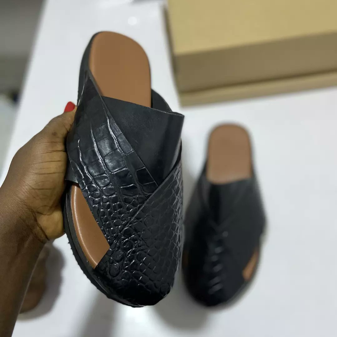 sshhh_bespoke's tweet photo. Walk in style

Price: NGN15,000 (size 46 and above attracts extra NGN17,500)

#handmadewithlove #Shoes #Lagos #slippers #gistlovers https://t.co/LzxhH53hFr