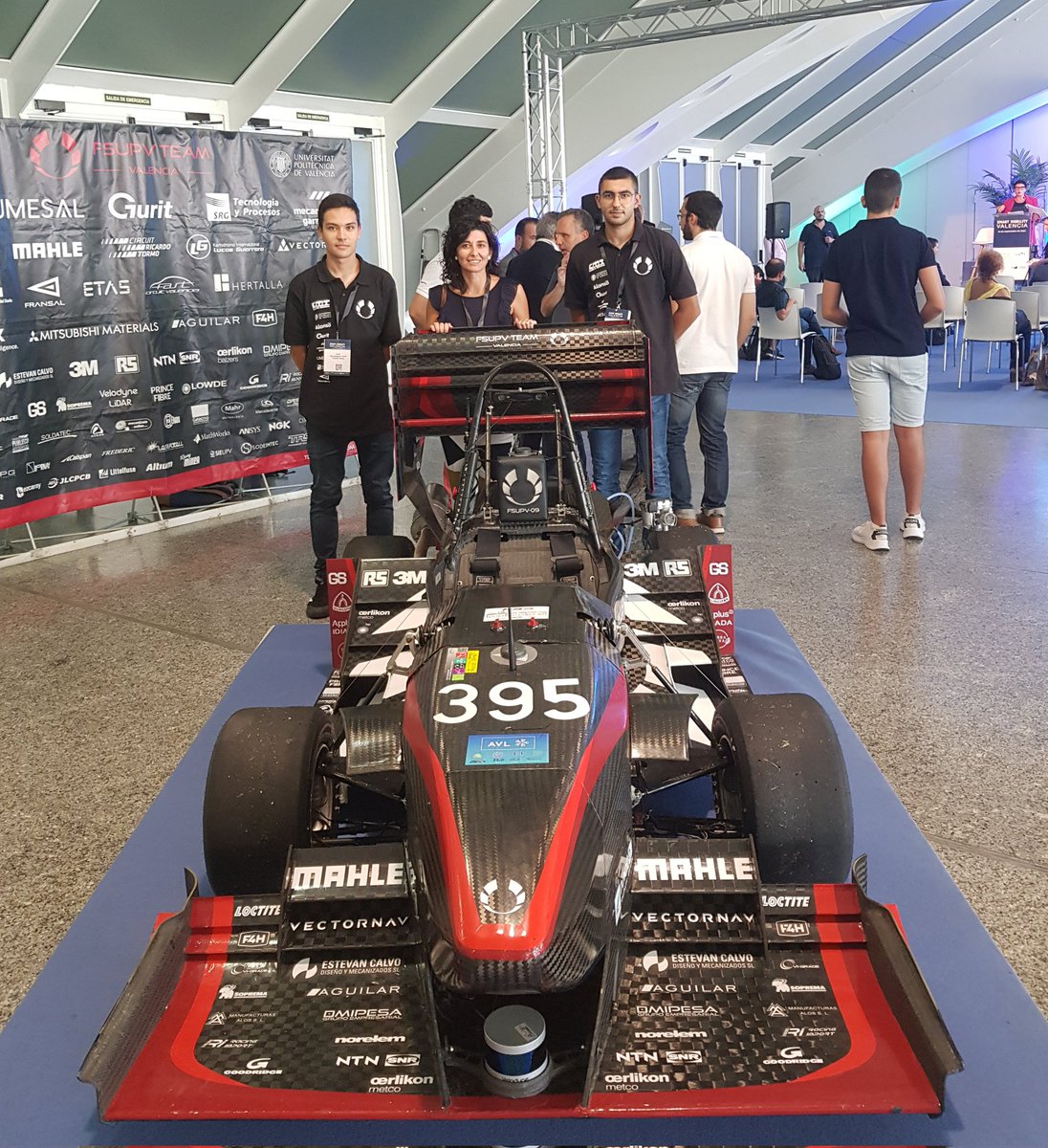 CompositesQuim's tweet photo. Los #composites en #SMV2022
#CFRP #prepreg #fibraseca #vacío #adhesivos #innovación #ligereza #competición #Formulastudent #FS2022 @FormulaStudent @FormulaStudentG

Junto al @FSUPVteam en la  @CACiencies en #smartmobilityvalencia organizado por @MobilityVlc y  @Avia_automocion https://t.co/m2gbDuzzHX