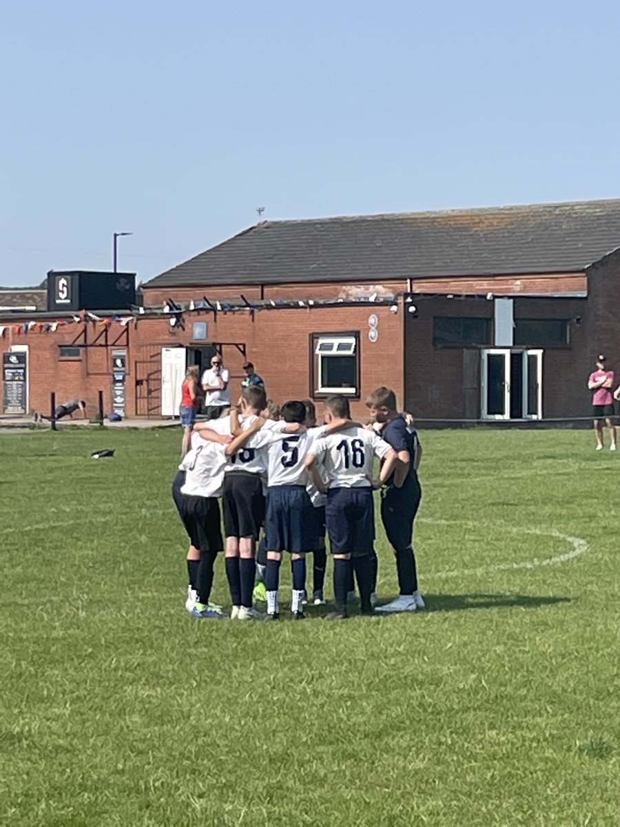 Our u11s Juniors are still looking for a GK for their low-mid level team.
Great coaches, kids and parents.
Please RT &amp; tag people that may be interested.
Play Saturday, train Thursday
<a href="/OfficialBBDFL/">Bolton, Bury & District Football League</a> <a href="/SportinBolton/">Sport in Bolton - Let’s Keep Bolton Moving</a> <a href="/ArenaFootball_/">Bolton Arena Football</a> #bbdfl #bolton #horwich #lostock #westhoughton