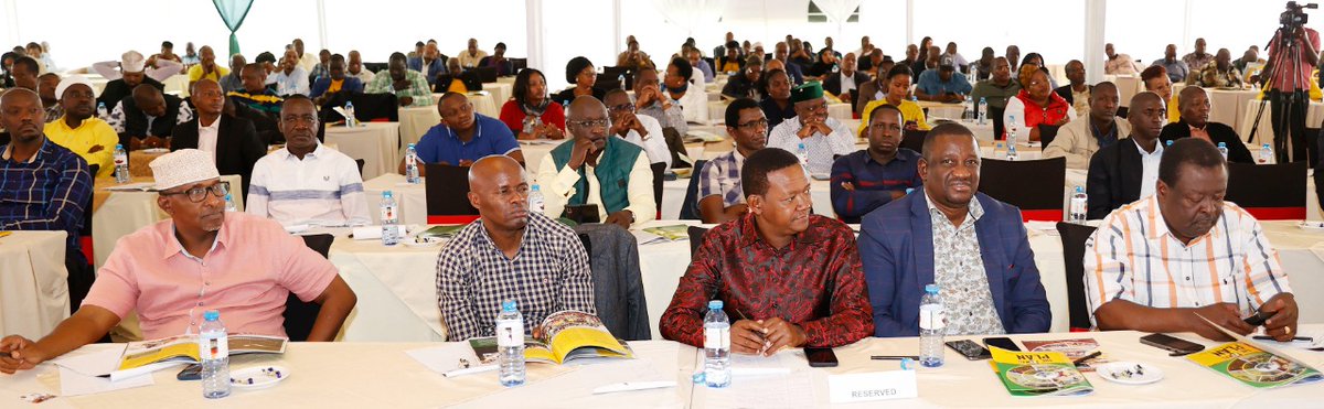 WilliamsRuto's tweet photo. We will transform our country if leaders share ideas, consistently engage and consult. https://t.co/gsXwIH9oPL