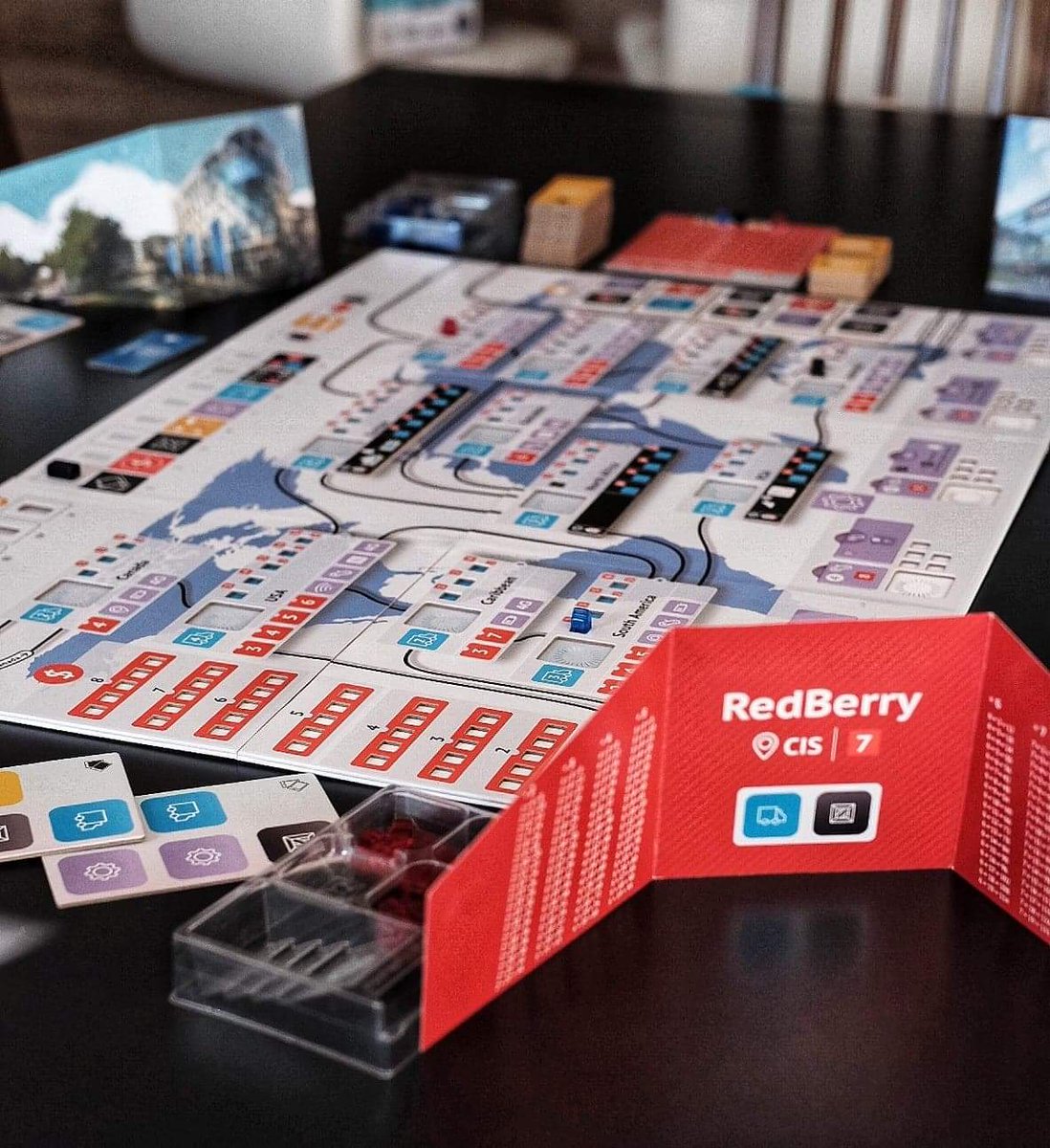 ponderpawn's tweet photo. Are you tired of reading entire rulebooks to play your new board games 🥱 Let me read them for you, on the Book of Rulebooks Podcast!For our 6th Chapter, we take a look at Smartphone Inc. by @CosmodromeG and Ivan Lashin. Check it our on your favorite podcast platforms 😁😁🤩🤩 https://t.co/rElGXxkA7s