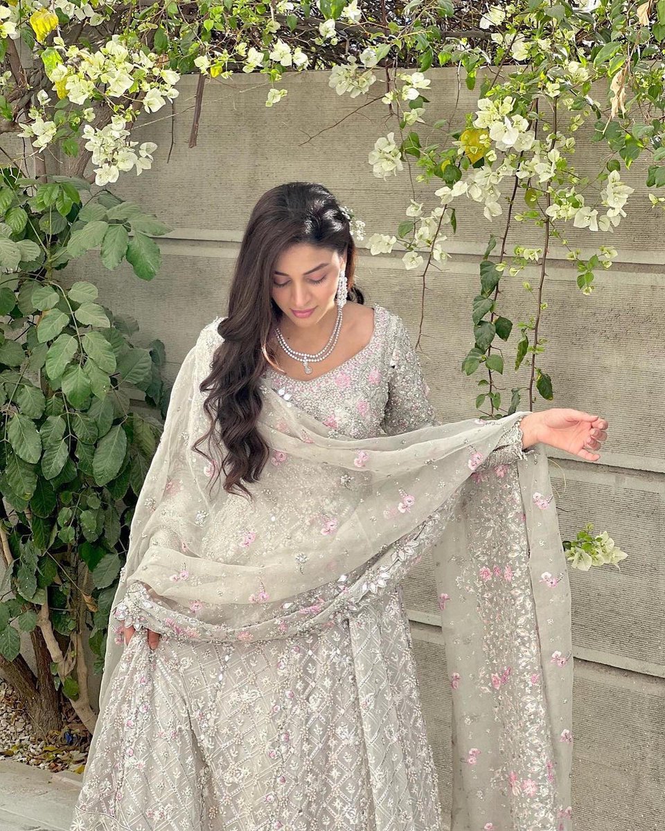 womensfashionpk's tweet photo. Anmol Baloch wearing Farah Talib Aziz ❤️ 
https://t.co/AhPdhYNPfH

#anmolbaloch #farahtalibaziz #eventwear #womensfashion #wfp #womensfashionpakistan #pakistan #fashionpakistan @FarahTalibAziz https://t.co/g0zY0qdQVs