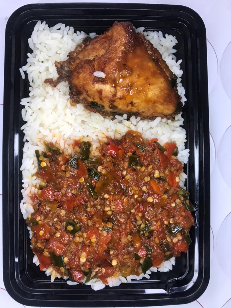 BigGsKitchen1's tweet photo. Home is where food is 🤗
Your home can be @BigGsKitchen1 where everything hot and spicy happens in a takeaway pack🍱
Big G's standard package -1500 only ✅
No free delivery ❌
We'll make you come back for more😋
Taste 'n'Tell 🔥🤤 https://t.co/ACvSbz6lUY