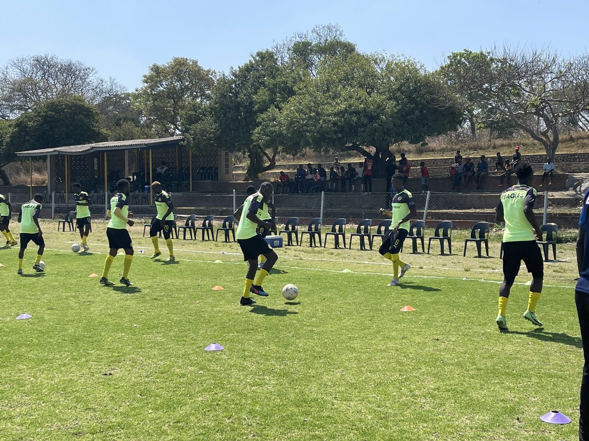 GoldenEaglesZim's tweet photo. Warmed up and ready to take on Karoi United 

📍 Ellis Robbins 
⏰ 2pm kickoff 

#GondoHarishaye https://t.co/PffjbRQ3Sp