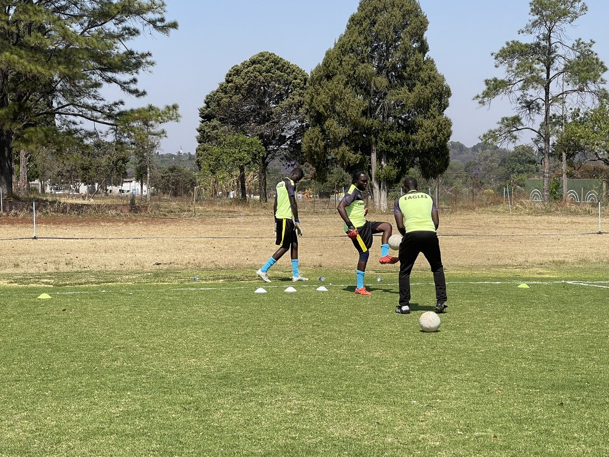 GoldenEaglesZim's tweet photo. Warmed up and ready to take on Karoi United 

📍 Ellis Robbins 
⏰ 2pm kickoff 

#GondoHarishaye https://t.co/PffjbRQ3Sp