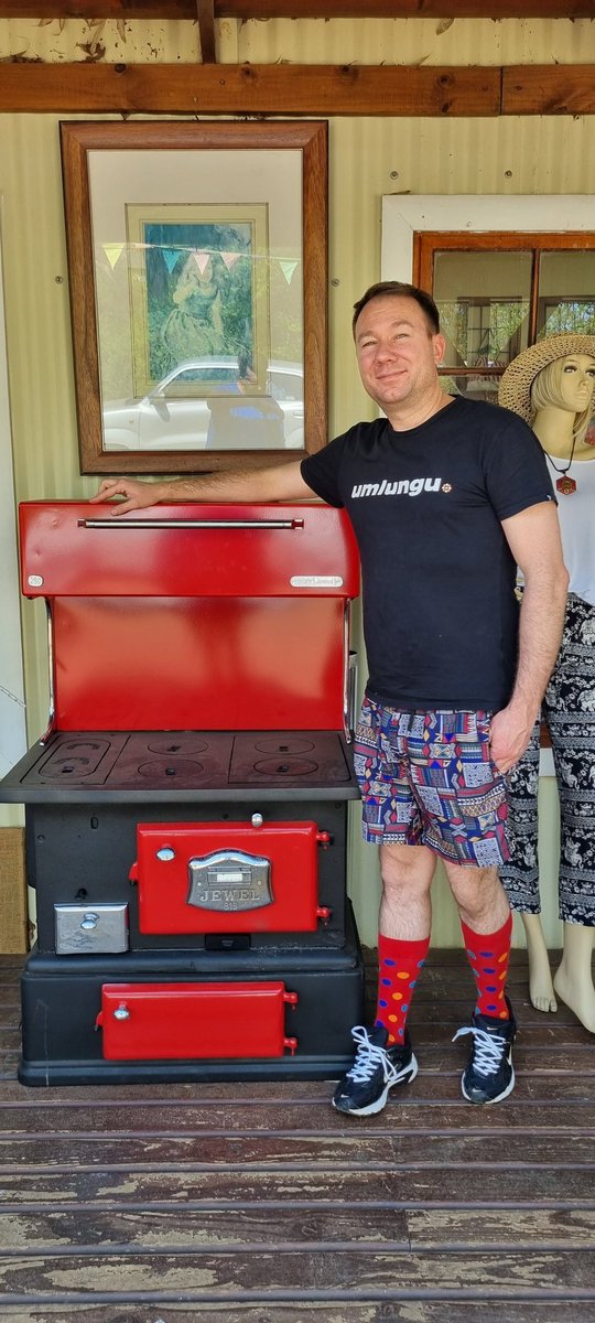 ChristoThurston's tweet photo. Stove-Shopping, as I prepare for Stage 10 loadshedding. No possible  blackout by Eskom will defeat me. https://t.co/1KGpHSmtOU