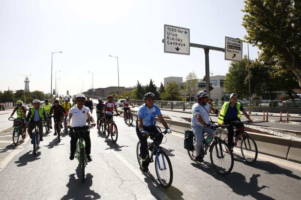 frkkymkc's tweet photo. Cycled w/@TBB SG Baraçlı, @altindagbel Mayor Balcı, Head of @EUDelegationTur Meyer-Landrut &amp; 🚴‍♀️ lovers at #EuropeanMobilityWeek to emphasize bicycle is a vehicle&amp;cyclist is a driver in traffic and to reduce carbon emissions. 🇹🇷 is the most mobile country in 🇪🇺! @ABBaskanligi https://t.co/qsGfMEKDcB
