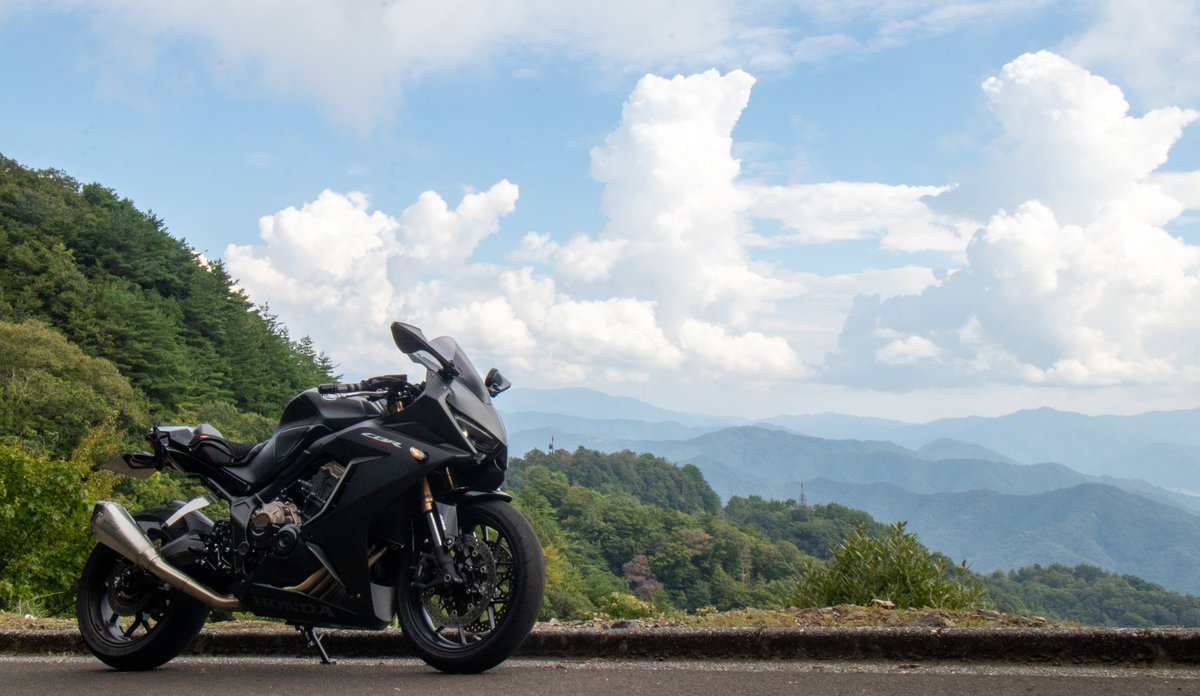 EI_650R's tweet photo. #バイク乗りとして自己紹介
#HONDA乗り

名前:M
性別:男
年齢:26
地域:大阪
車種:CBR650R
好き:ワインディング、温泉、下道ロンツー
嫌い：高速道路

26歳になったので自己紹介！
どこかで会ったら声かけてください！ https://t.co/ogBMxA5Jer