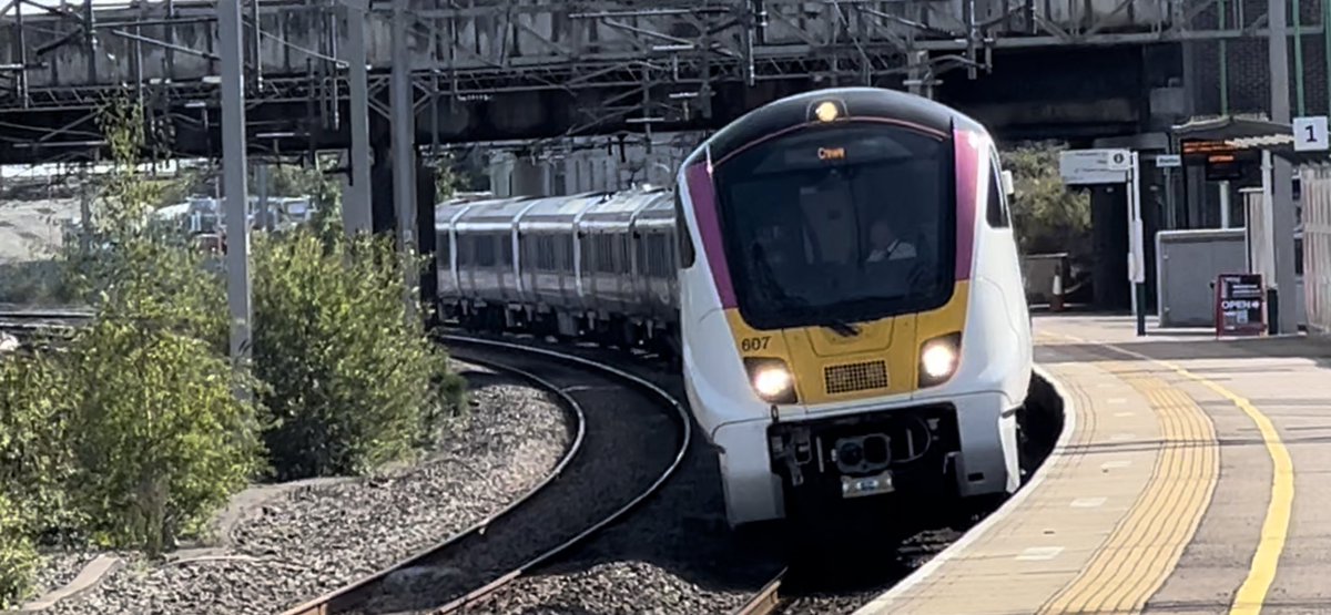 PlatformEdge1's tweet image. 720607 is a required unit ✅

720606 + 720607 at Lichfield Trent Valley for Crewe #Class720