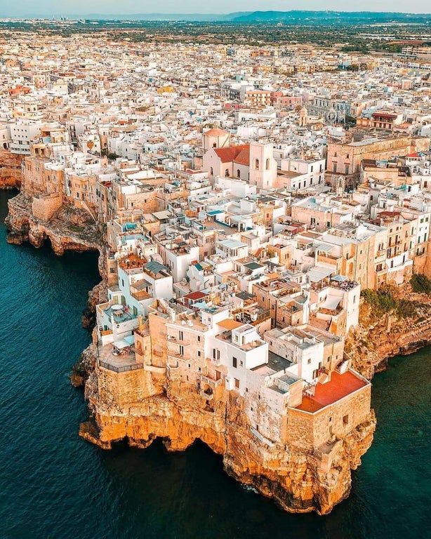 Investeresting's tweet photo. 🇮🇹 Puglia, Italy https://t.co/yzByC2xrjO