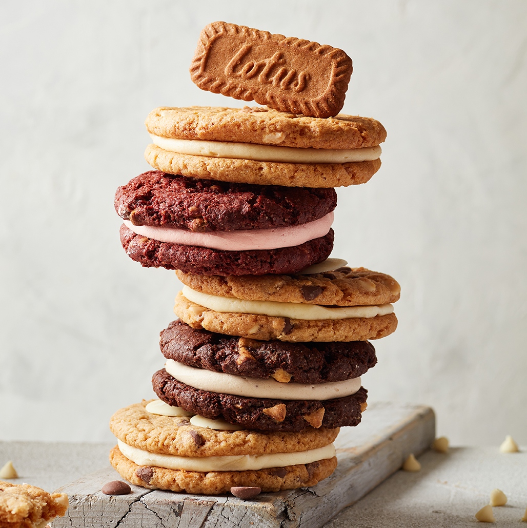 WarrensBakery's tweet photo. Have you tried our new Whoopie Cookies? 🍪 TWO whole cookies sandwiched together with a rich and creamy filling, it's a sandwich, but not like you know it! 😋 Grab 4 for £10, for a limited time ⏰

#whoopiepie #whoopiecookie #cookie #cookies #afterschool #backtoschool #treats https://t.co/oNkMLTlrW9