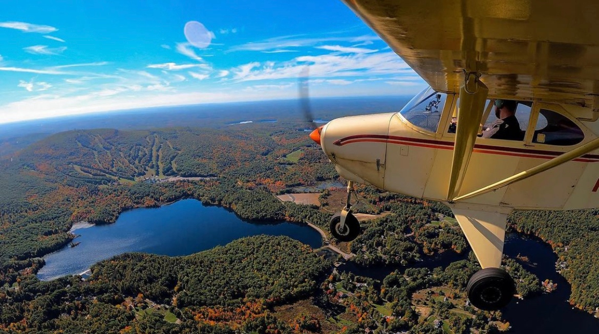VisitMA's tweet photo. Add a hike to your weekend plans! Walk or bike the Wachusett Mountain trails for incredible views ⛰️😍

📸 IG: kevinmhill2
📍 Princeton, MA https://t.co/CRqJGxYurr