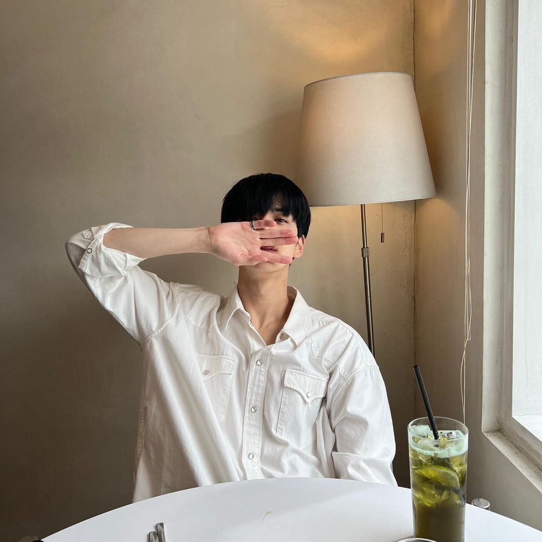 QBBzip's tweet photo. 연하의 시선 https://t.co/nHFojzk2Ro