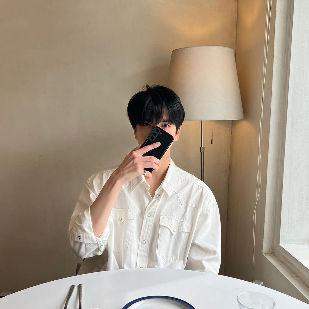 QBBzip's tweet photo. 연하의 시선 https://t.co/nHFojzk2Ro
