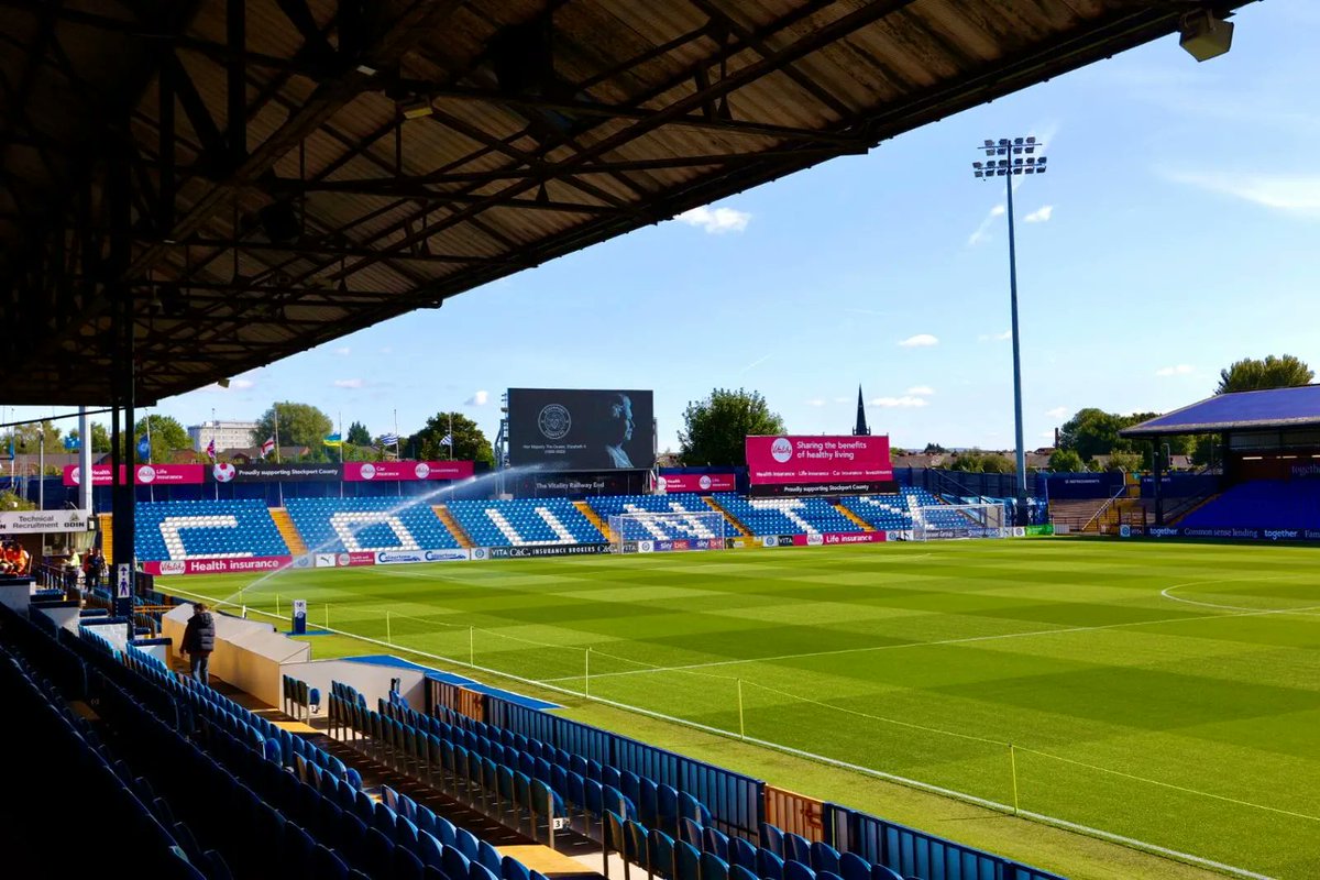 Stockport County on Twitter "𝐁𝐚𝐜𝐤 𝐨𝐧 𝐡𝐨𝐦𝐞 𝐭𝐮𝐫𝐟... 👊 County are looking