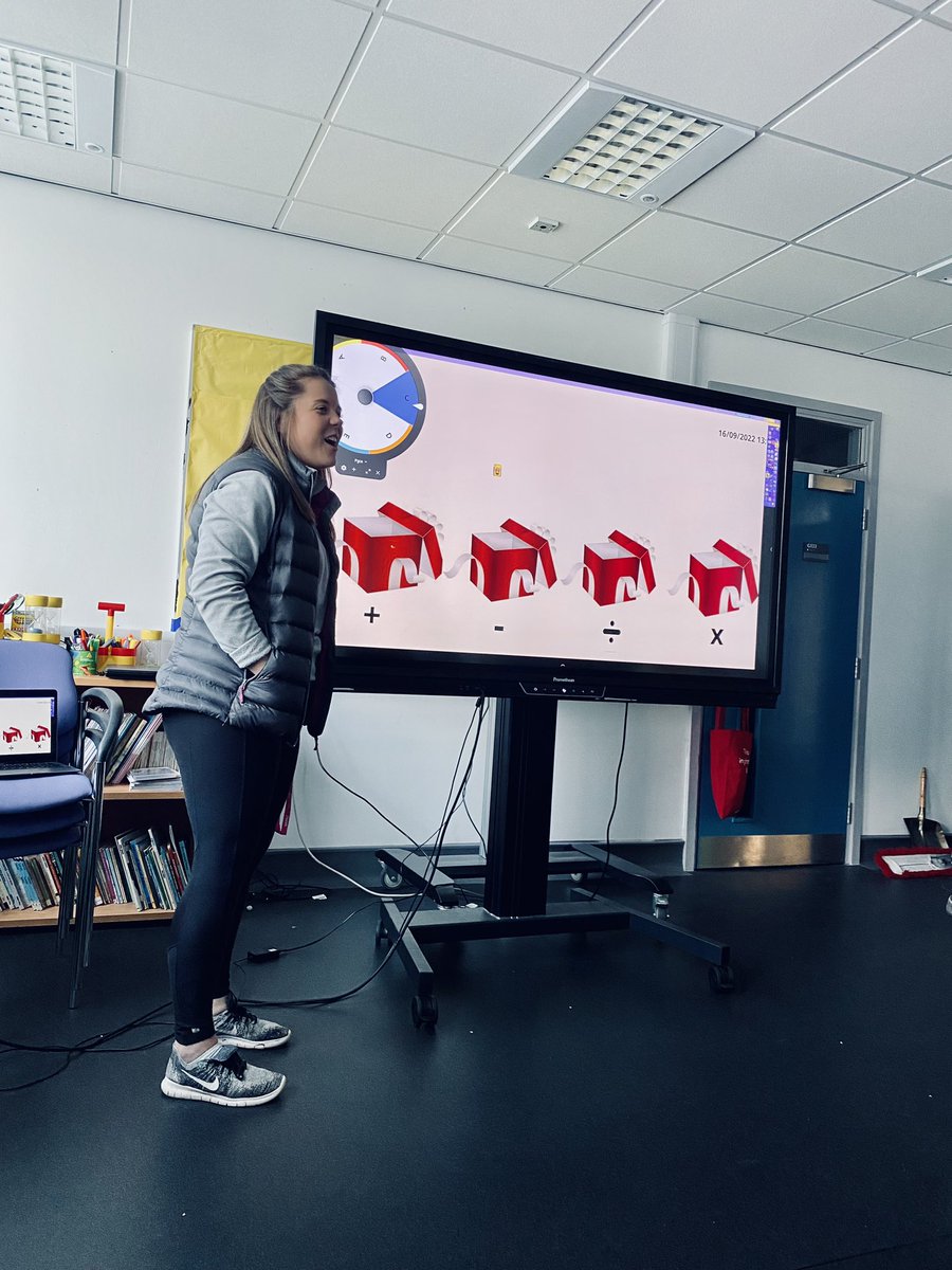 MissDMackin's tweet photo. Thoroughly enjoyed our Promethean Training yesterday from @ICTskillsNI 🖥️ Will definitely utilise the fantastic skills taught by Stuart in my upcoming KS2 placement! #pgce #promethean #ict #ks2 #education #UU https://t.co/oRDsPzM6bY