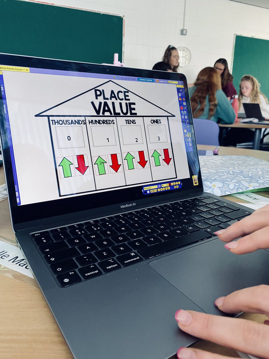 MissDMackin's tweet photo. Thoroughly enjoyed our Promethean Training yesterday from @ICTskillsNI 🖥️ Will definitely utilise the fantastic skills taught by Stuart in my upcoming KS2 placement! #pgce #promethean #ict #ks2 #education #UU https://t.co/oRDsPzM6bY