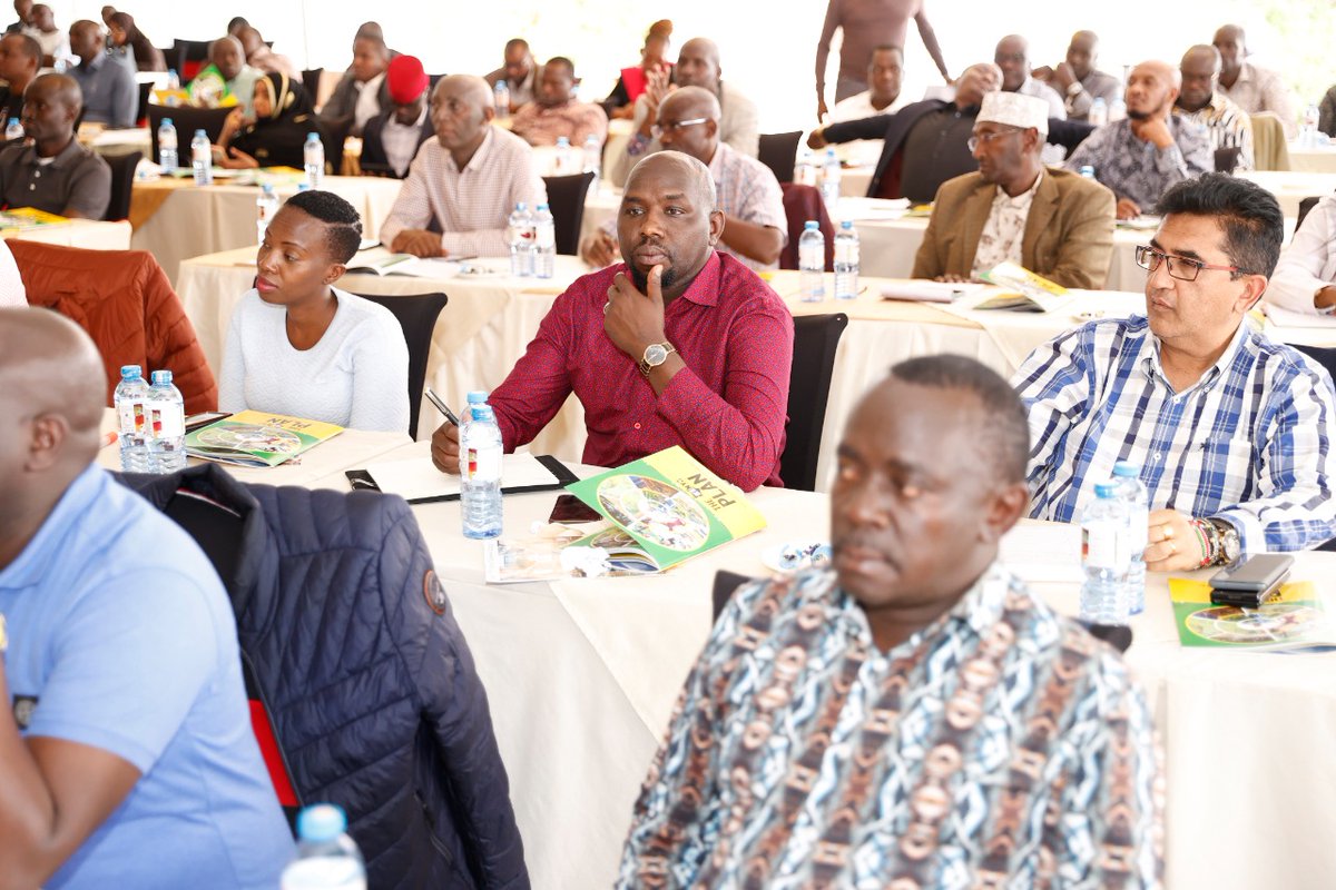 With Kenya Kwanza MPs during the interrogation of our Manifesto at the ongoing Parliamentary Group meeting in Naivasha, Nakuru County.