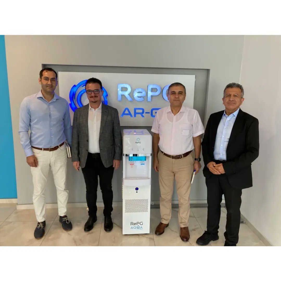 RePGEnergy's tweet photo. Set 2022 Kongresine ev sahipliği yapan Haliç Üniversitesi Rektörü Sayın Zafer Utlu ve Sayın Arif Karabuğa'yı firmamızda ağırlamaktan dolayı büyük mutluluk duyuyor; SET2022 bünyesinde katılım ve katkılarımızdan dolayı firmamıza sundukları plaket için de teşekkürlerimizi sunuyoruz. https://t.co/xxWoQ8G5sW