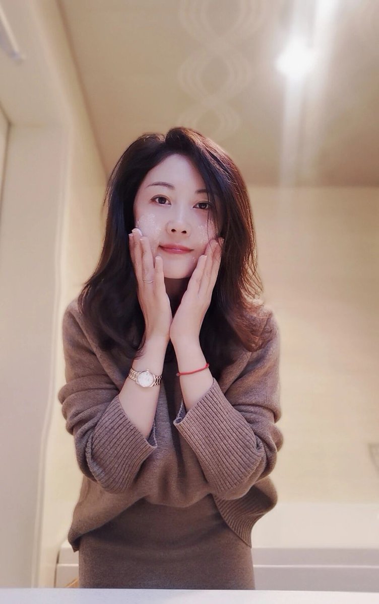 EliO8O's tweet photo. 本女王要找一个足够忠诚，足够有奴性的狗作为本主的奴隶，跪地为奴，终生为奴，年龄25以上，愿意的私信我，#同城下线 https://t.co/URFwZ2dqwh