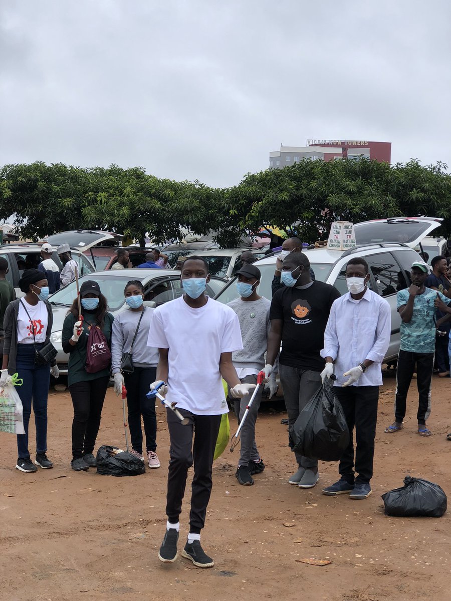 Scholar_Maan's tweet photo. So It’s #WorldCleanupDay, I Volunteered With @Sustyvibes This Morning To Clean Up Utako Motor Park Abuja. 
#pickthattrash https://t.co/W7WFEz6GRX