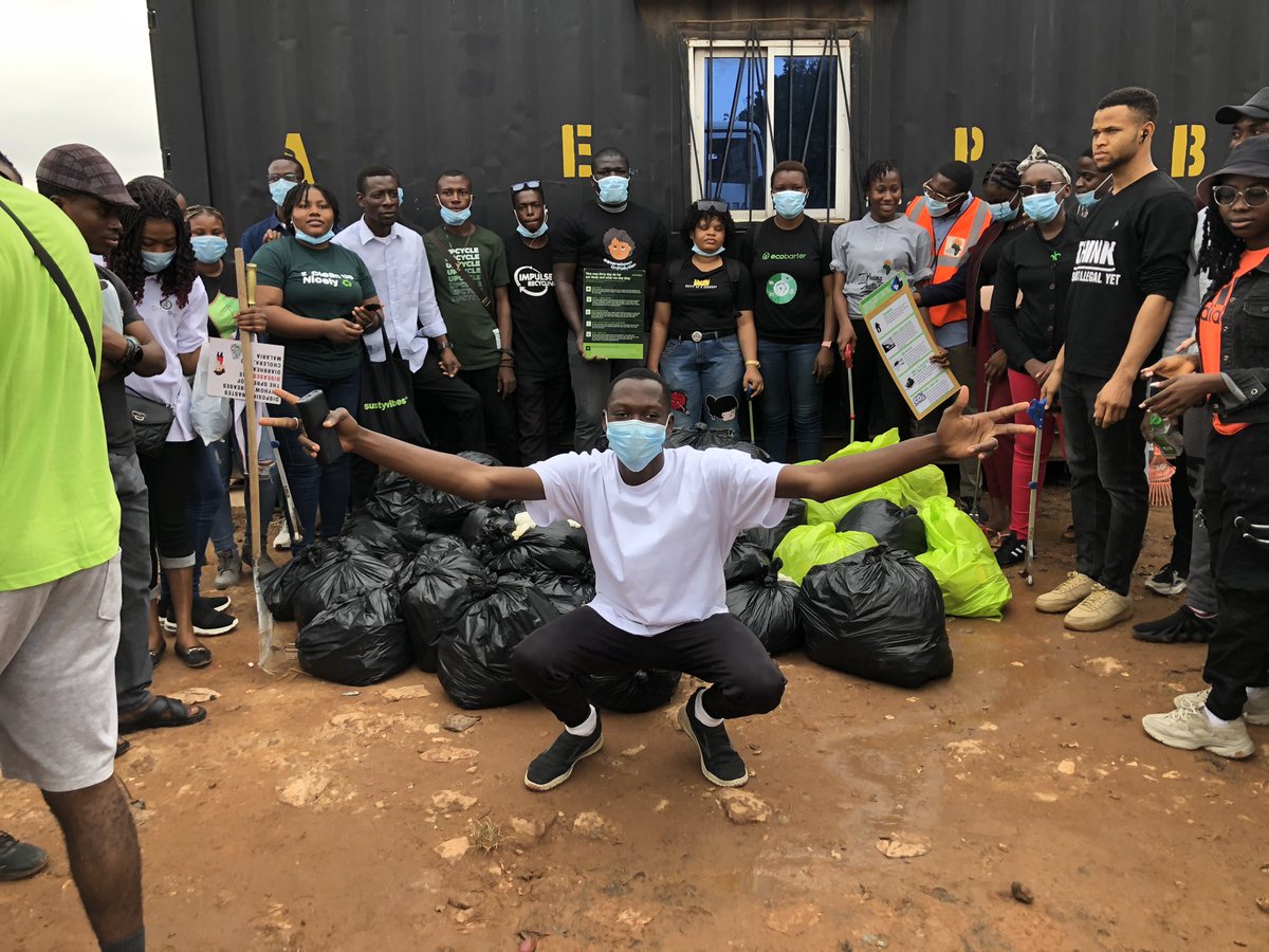 Scholar_Maan's tweet photo. So It’s #WorldCleanupDay, I Volunteered With @Sustyvibes This Morning To Clean Up Utako Motor Park Abuja. 
#pickthattrash https://t.co/W7WFEz6GRX