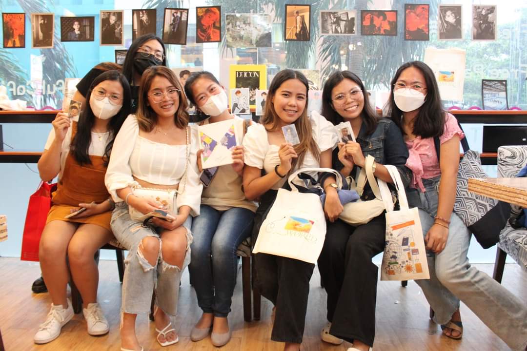 LadyIchiii's tweet photo. I'm an introvert but I've been saving my energy all week to talk to new people. I'm glad I mustered the courage to ask random people if I can sit beside them. Now I have 6 carat friends who are on my age group! I enjoyed today so much! Thank you all! @seventeenphcebu  #SectorCEB https://t.co/Q08Mjwauka