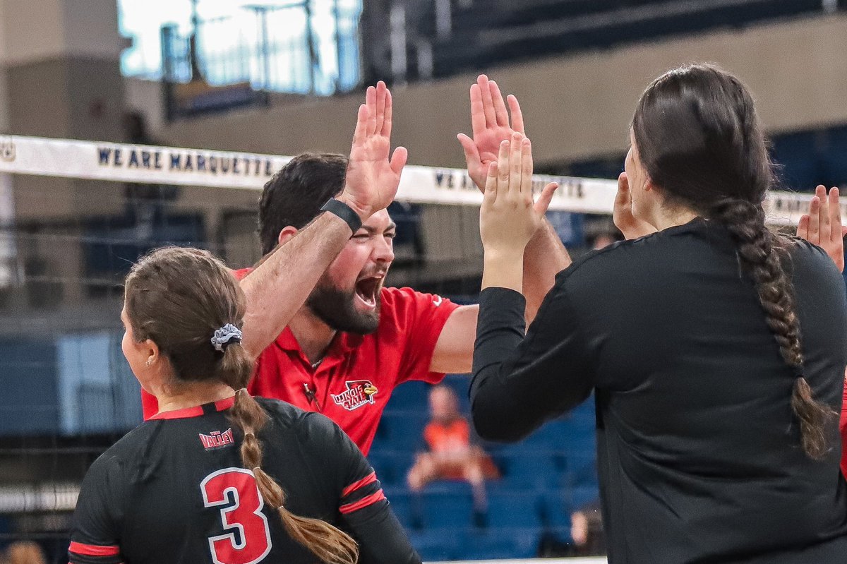 The Redbirds are HYPE 🤪🤪

#NCAAWVB x 📸 <a href="/RedbirdVB/">Illinois State Volleyball</a>