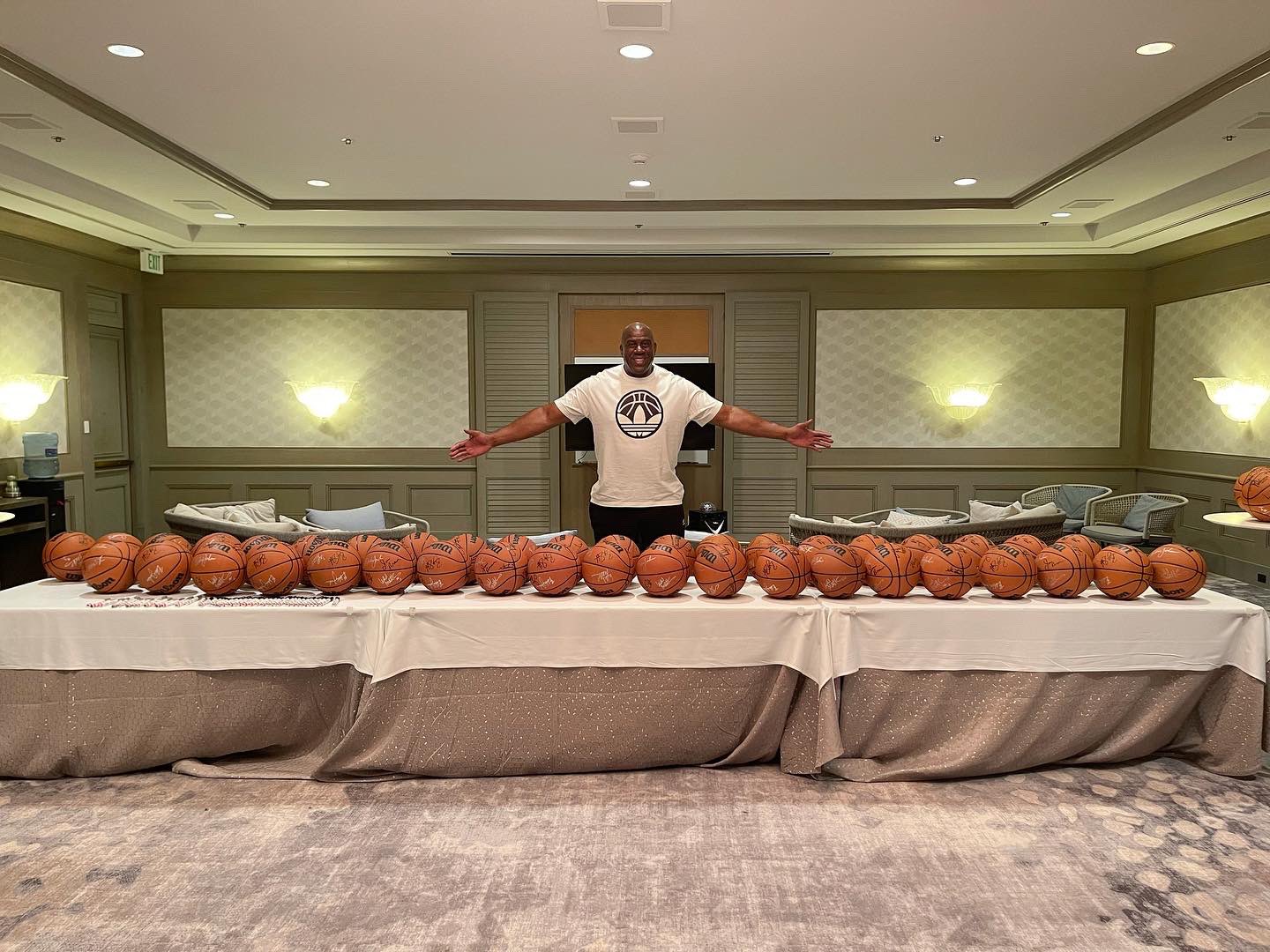 Earvin Magic Johnson On Twitter Just Got Through Signing Basketballs