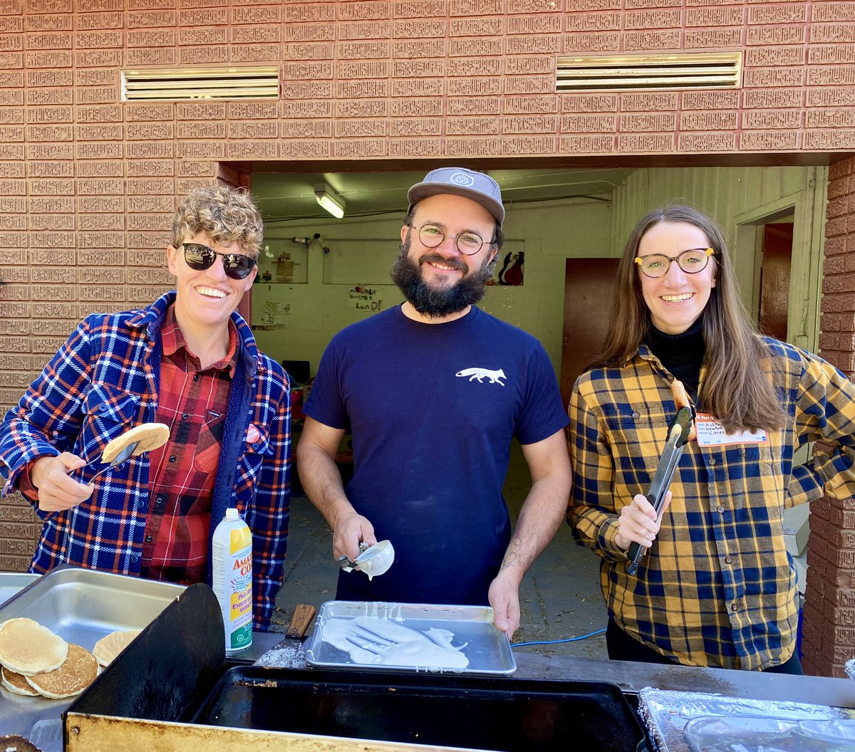 ✅ pancakes
✅ neighbours  
✅ double flannel 

A perfect morning down at Highlands Community League! 🥞