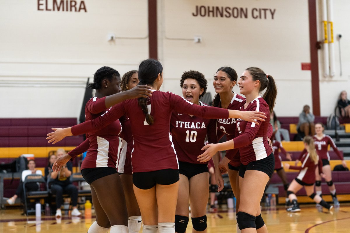 I keep on forgetting to post my work... oops! Here are some photos from the first IHS Volleyball game I photographed @AthleticsICSD <a href="/IthacaNYSchools/">Ithaca City School District</a> 

Link to full album: avathomasphotography.shootproof.com/gallery/191954…