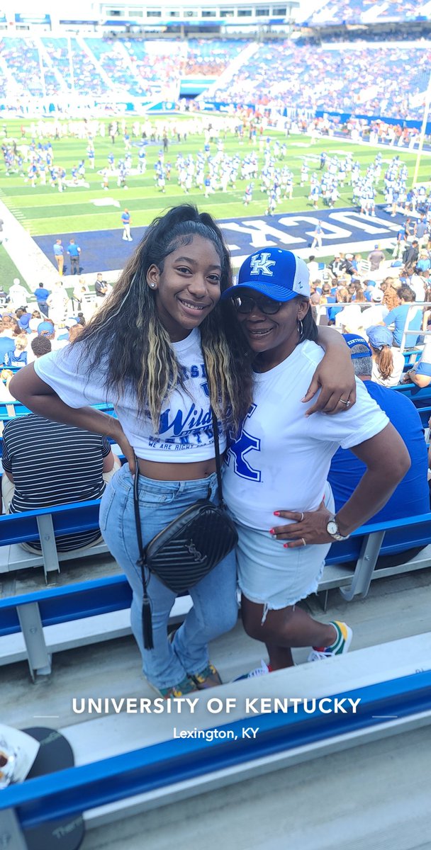 5haleyJ's tweet photo. #WildCats #Wildcatsnation 
#WEAREUK https://t.co/Q0RbybQCL9