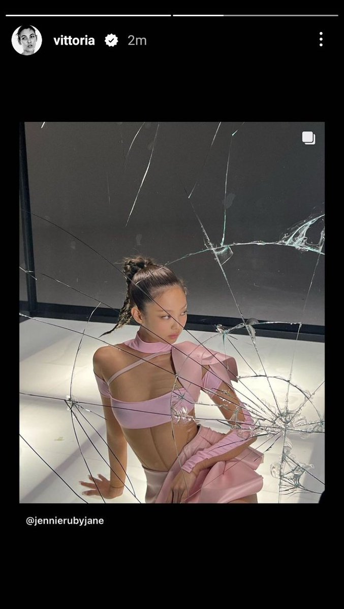 hbicrubyjane's tweet photo. italian model vittoria ceretti reposted jennie's latest post on her ig stories https://t.co/P84kqcS6Ug