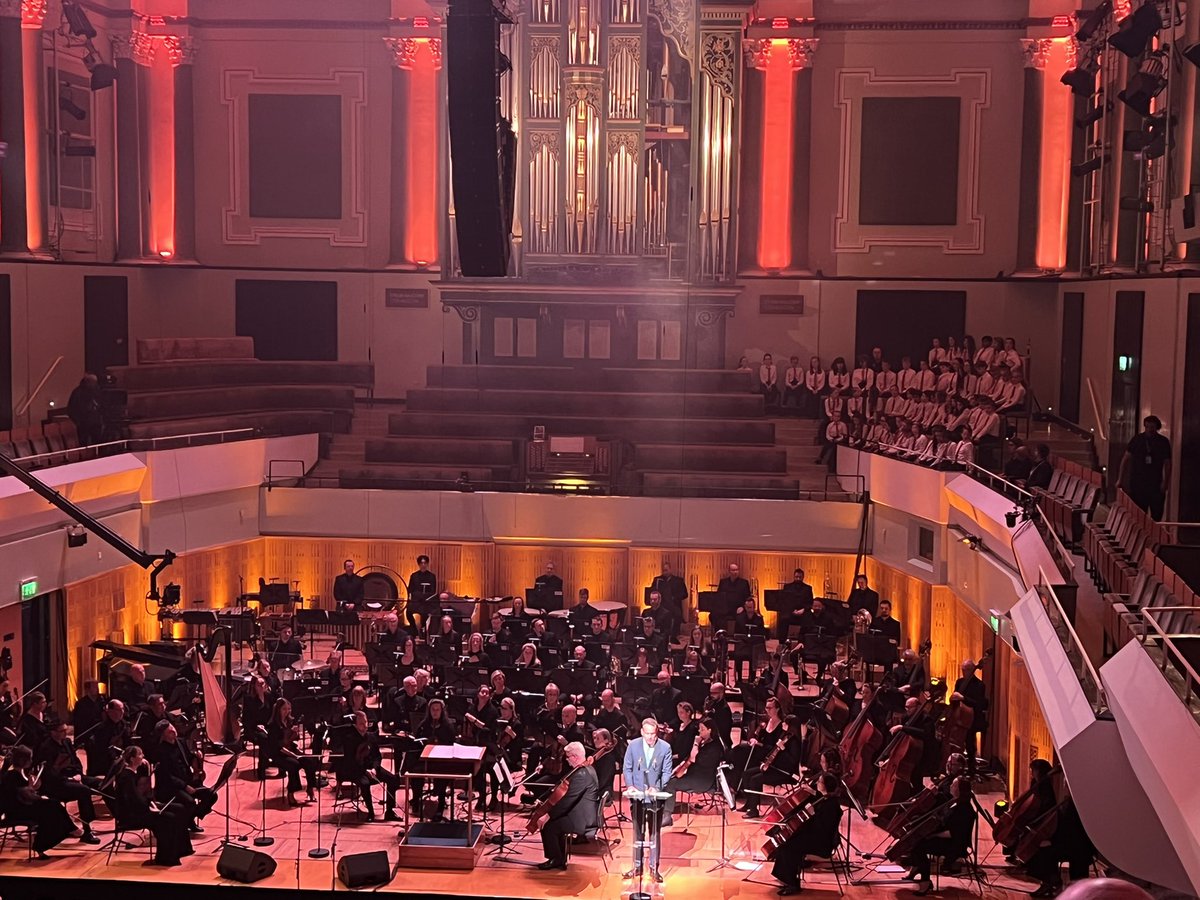 AkhileshIFS's tweet photo. Always inspiring see, to listen to great scholar &amp; poet, #PhilosopherPresident Dr Higgins🙏 
Privileged to witness a very touching, special cultural event to reflect on the #Centenary of the #Irish #CivilWar, addressed by Hon @PresidentIRL Hon @MichealMartinTD Hon @LeoVaradkar https://t.co/EAOvG0gwwV