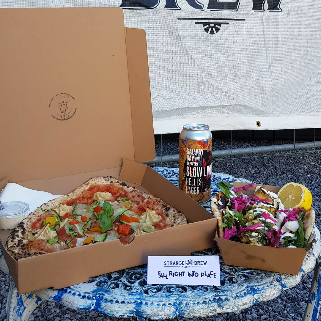ClaregalCastle's tweet photo. #FallRightIntoPlace with @StrangeBrewIrl is the place to be this weekend with two stages, lots of amazing music, great food from @_Weirdoughs &amp; Ember Firehouse   beer from @GALWAYBAYBREW, wine &amp; fizz from the Castle wine bar, cake &amp; coffee from our café. #ClaregalwayCastle https://t.co/ygZRmd2dHd