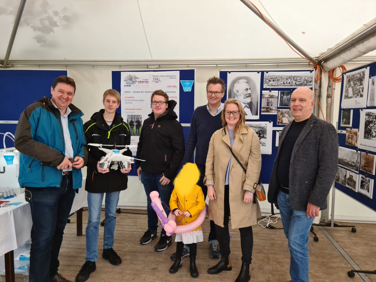 Dirk Schulz (@dirk_m_schulz) on Twitter photo #MINT am THG: 125 Jahre Rütgers in Castrop-Rauxel Grüße <a href="/KapteinatLisa/">Lisa Kapteinat</a> <a href="/RajkoKravanja/">Rajko Kravanja</a> @RaGor @MiHeit #MINT am THG: 125 Jahre Rütgers in Castrop-Rauxel Grüße <a href="/KapteinatLisa/">Lisa Kapteinat</a> <a href="/RajkoKravanja/">Rajko Kravanja</a> @RaGor @MiHeit