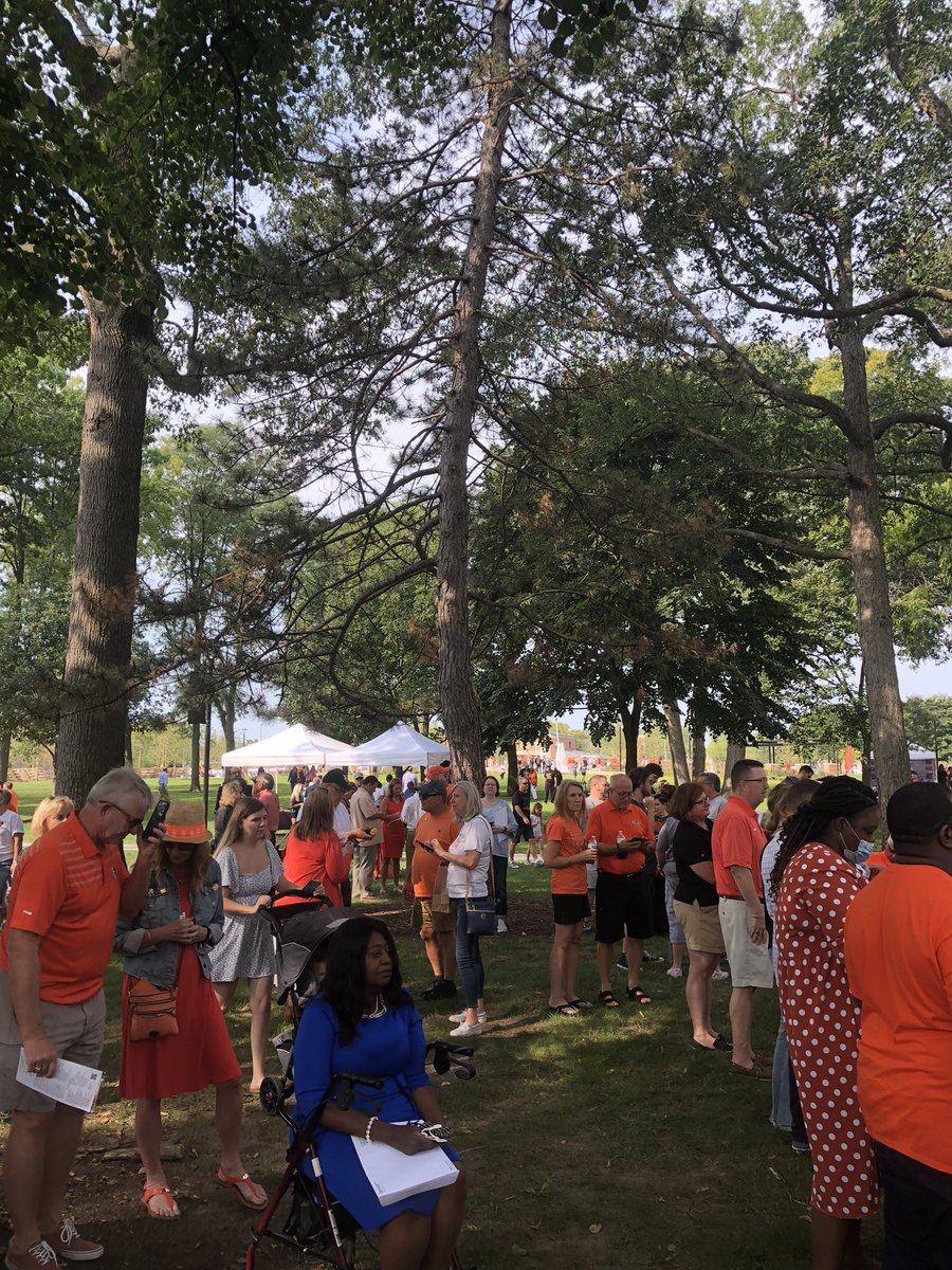 victorialdugger's tweet photo. I do x2! Renewed vows with my #FalconFlame during #BGSUHomecoming today. I love you, Brian ‘91! https://t.co/dQqrRFLrDu