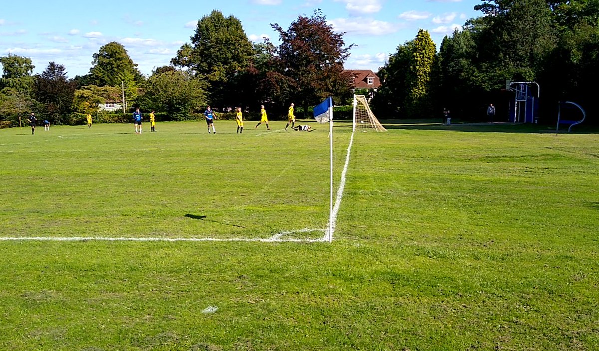 bodsworth_a's tweet photo. @NewickFC @LecternLightsFC @Allan1999Sam Managed to catch the goal. ⚽👏 https://t.co/n9OzHr79Xm