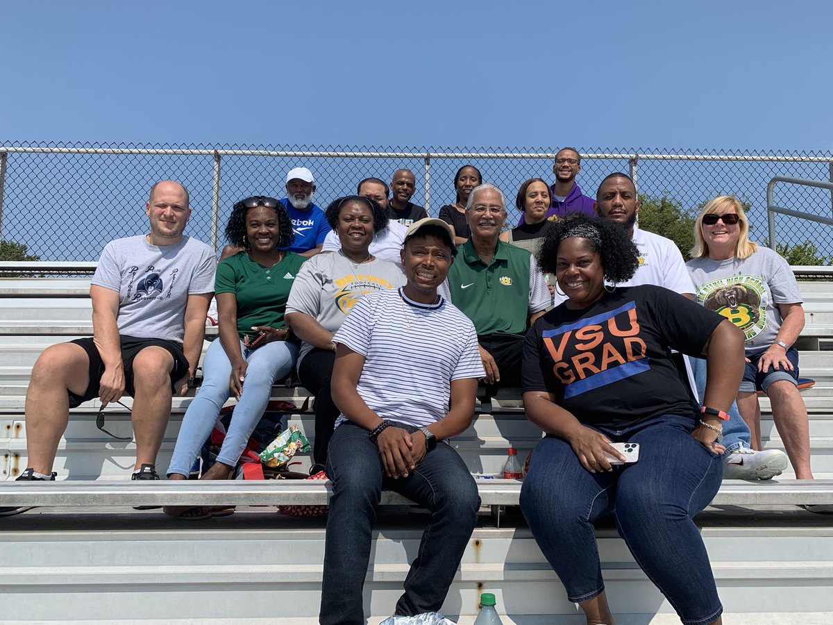 jtharris_edu's tweet photo. Spending our Saturday supporting our young people. #phantoms #bruins #crabber #onedivision @BHSOfficialHCS @PhoebusHS1 https://t.co/8YbsBHMleC